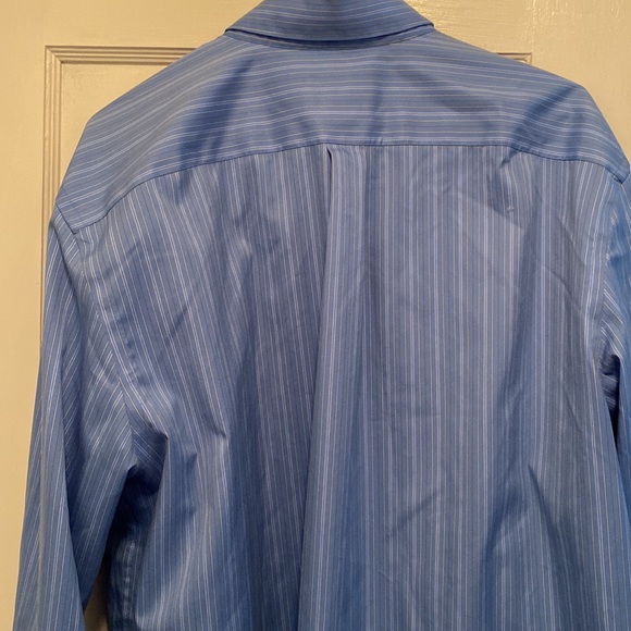 Eddie Bauer blue-striped button down collar shirt - Picture 7 of 7